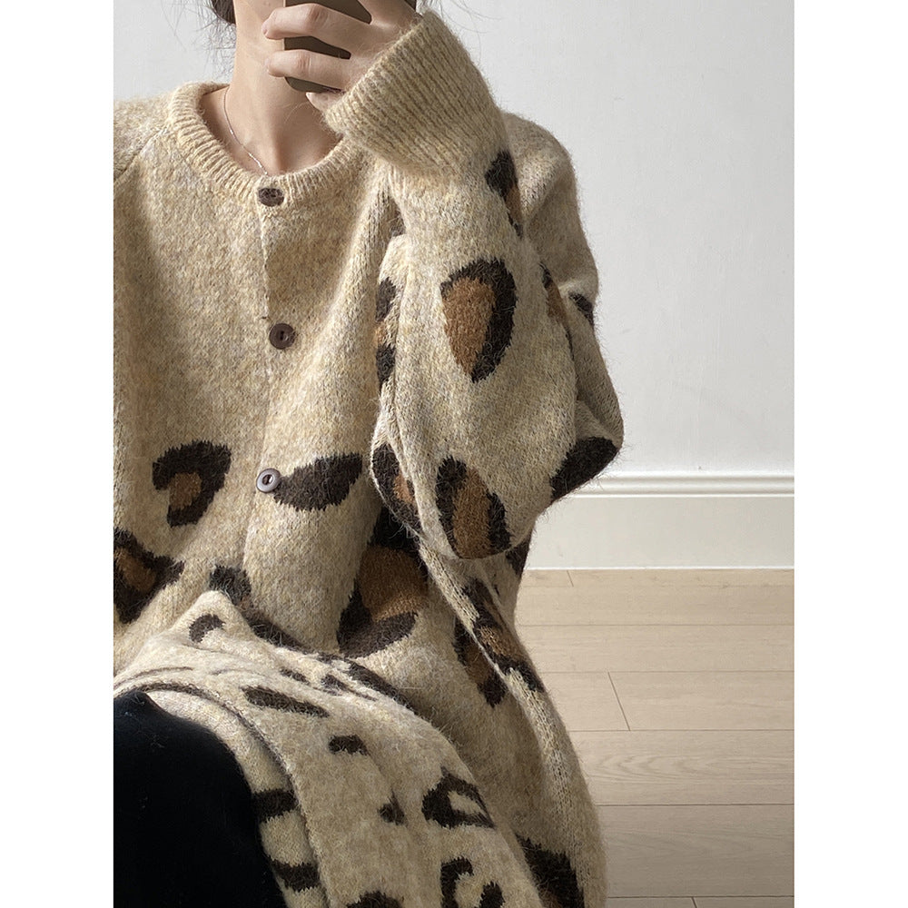 【YP2598】 實拍秋冬慵懶豹紋開衫毛衣+圍巾（含羊毛3%)251023