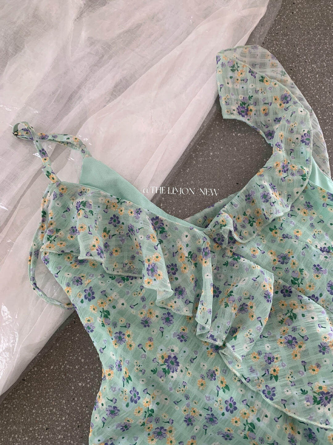 【L10702】法式溫柔仙女🌸氣質碎花收腰顯瘦不規則荷葉連身洋裝260610