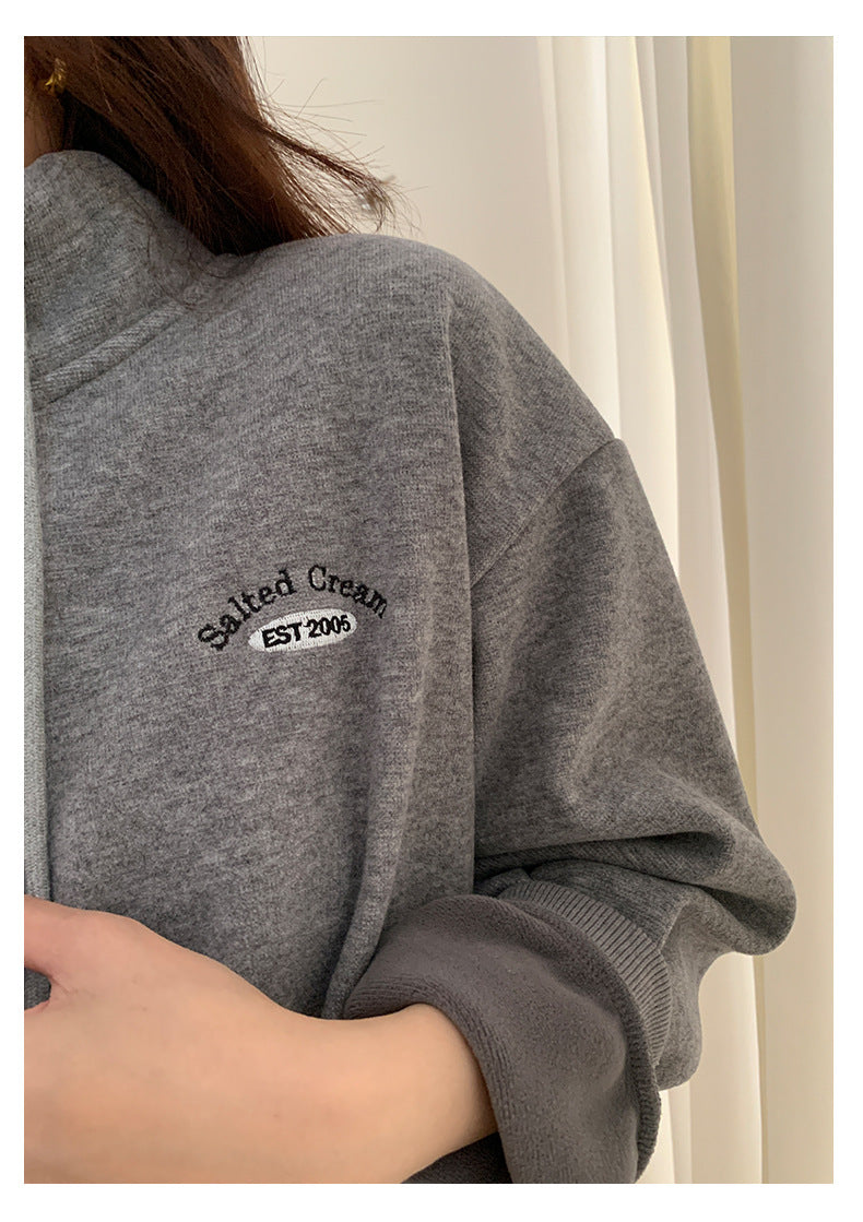【H5552】實拍休閒刺繡絨面半拉鍊立領大學T251216