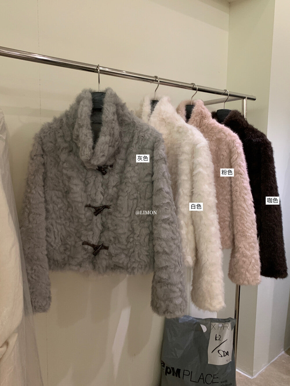 【L1230】實拍檸檬冬季加厚保暖立領牛角扣仿皮草外套251117