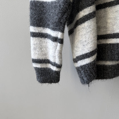 【Y25109】 實拍慵懶條紋V領毛衣＋圍巾(含羊毛3%) 251023