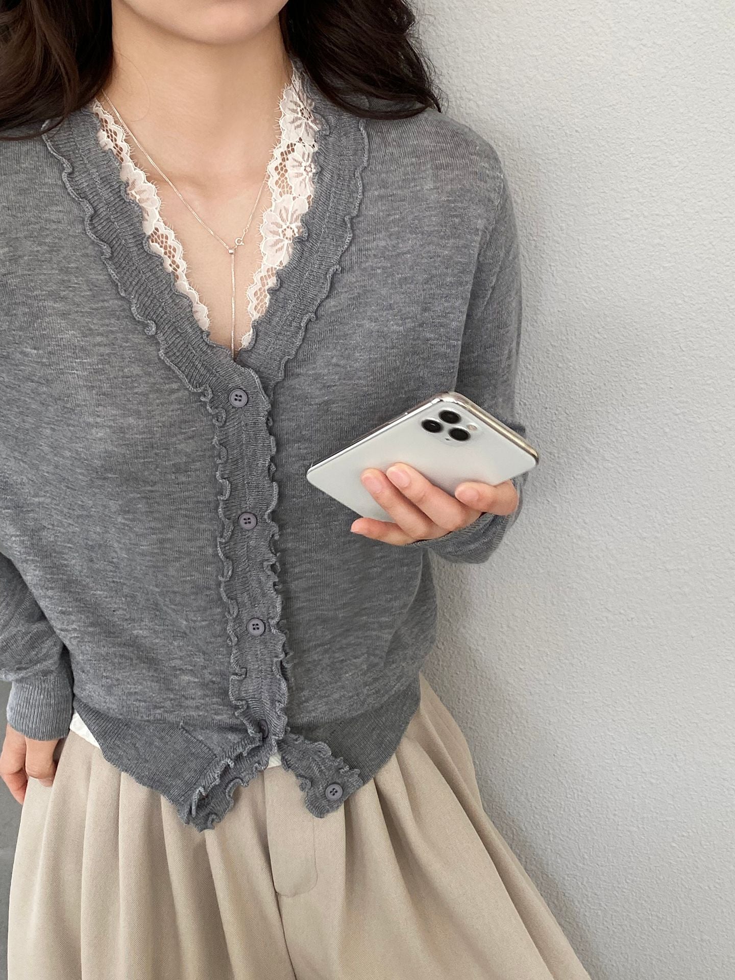 【cimz5643】韓系清新氧氣感🍃寬鬆顯瘦木耳邊V領花邊薄款針織上衣260319