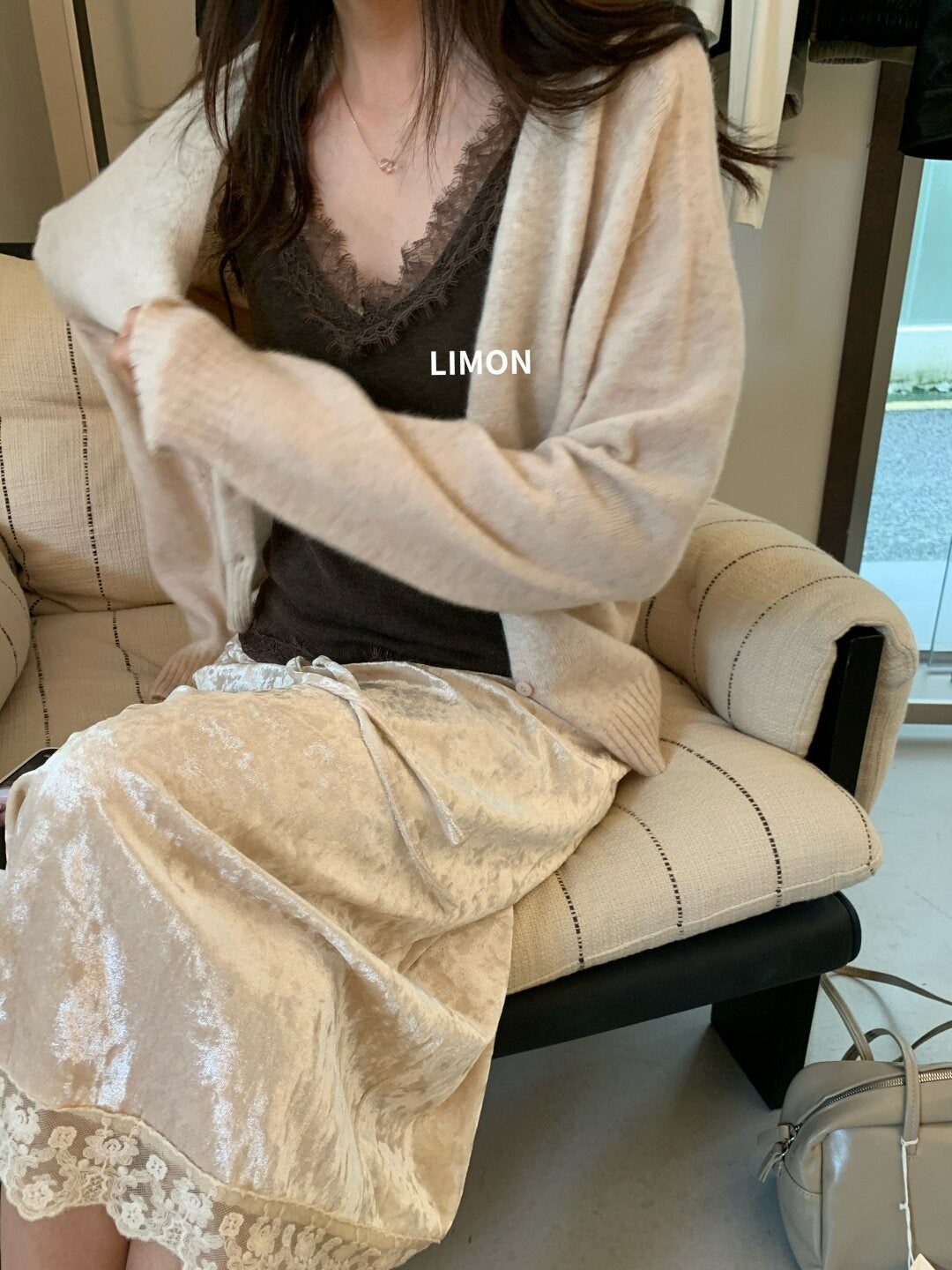 【LNM8600】檸檬家羊毛100%鬆軟慵懶・V領短版針織外套260909