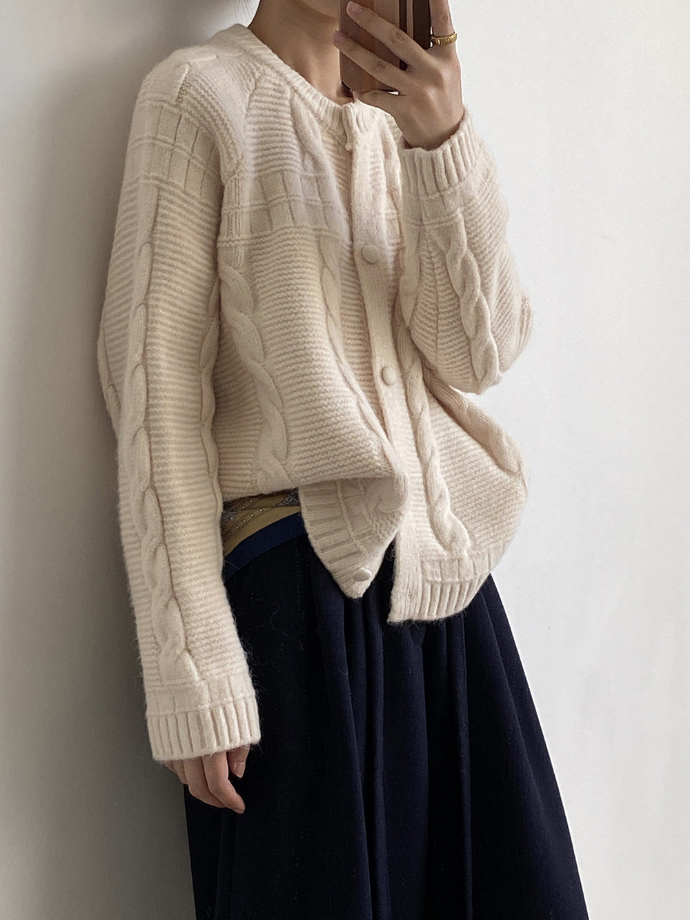 【YP2556】實拍微甜圓領包扣麻花針織外套251023