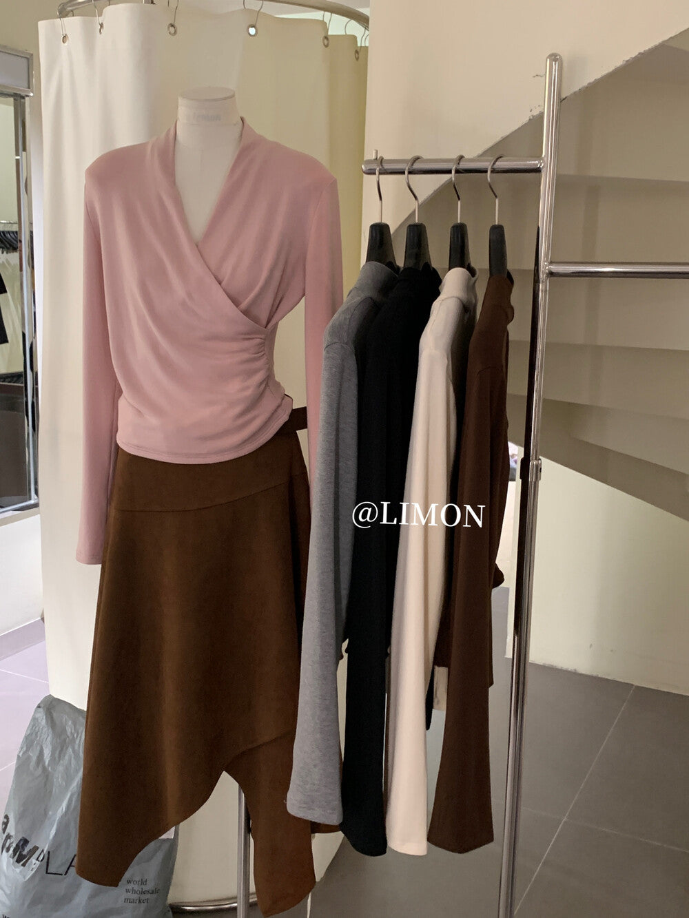 【L9312】檸檬法式簡約交叉羊絨薄绒V領長袖T恤251117