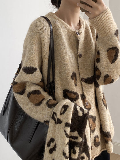 【YP2598】 實拍秋冬慵懶豹紋開衫毛衣+圍巾（含羊毛3%)251023