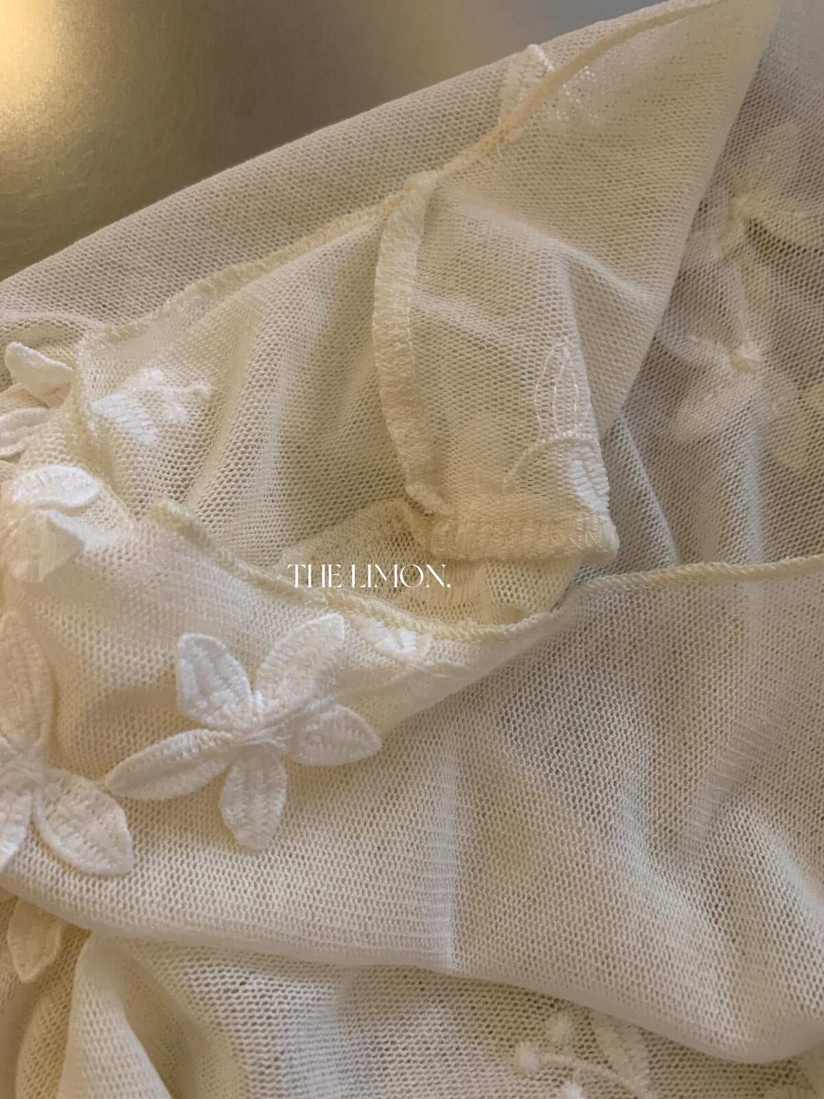 【LTM1800】檸檬早秋韓系高質感立體花朵刺繡網紗圓領長袖上衣260728