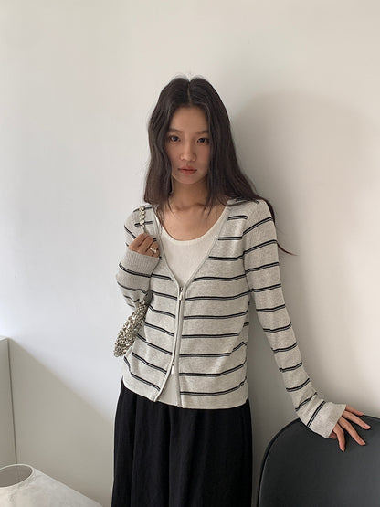 【L2771】實拍V領條紋假兩件雙開頭針織衫（6％美麗諾羊毛）250825