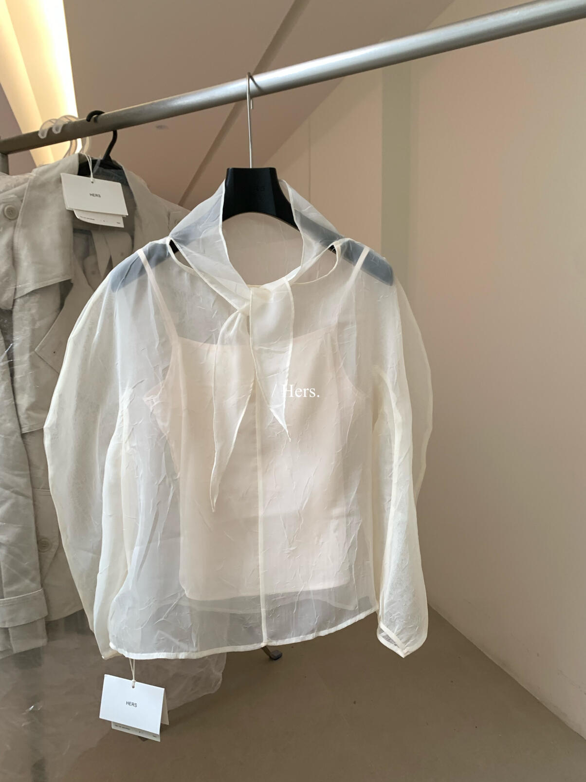 【L80333】Hers高CP值套裝！韓版微透綁帶薄長袖上衣+內搭細肩帶背心260323