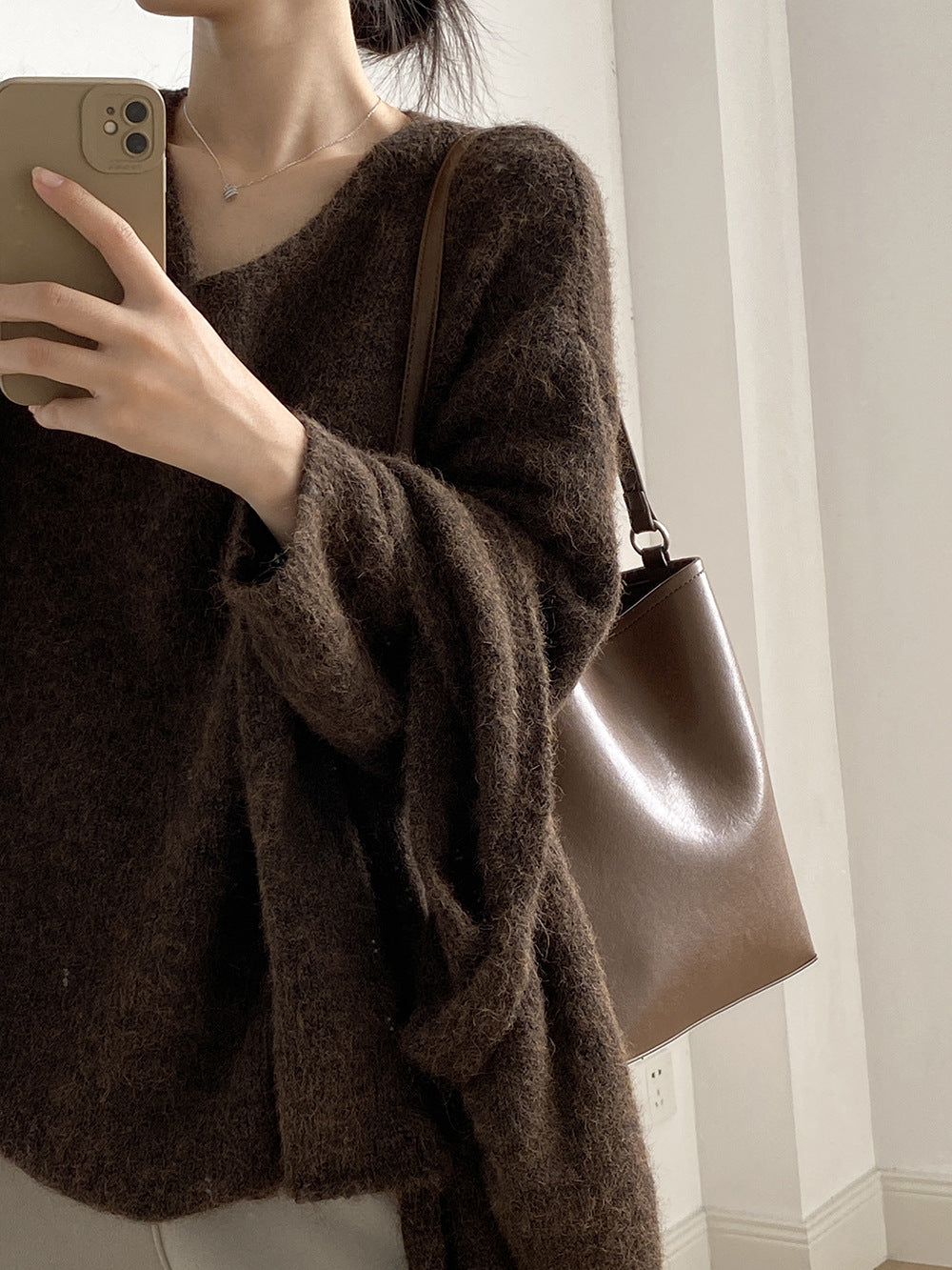 【Y25805】 實拍溫柔軟糯V領毛衣+針織披肩(含羊毛3％）251023