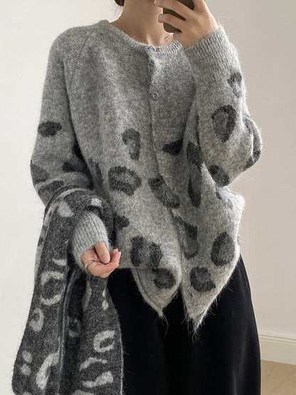 【YP2598】 實拍秋冬慵懶豹紋開衫毛衣+圍巾（含羊毛3%)251023