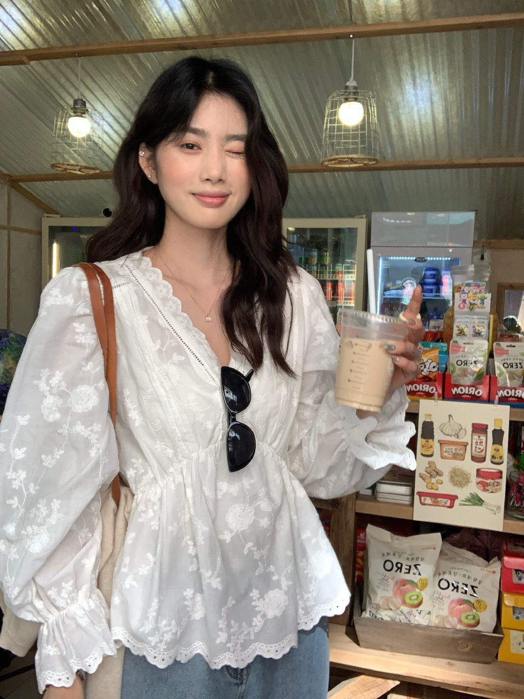 【L10108】實拍檸檬家法式少女感仙氣🌸重工V領刺繡設計泡泡袖白色襯衫260330