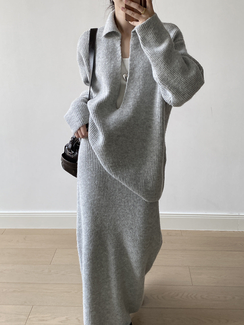 【YP680】 實拍深V慵懶毛衣＋針織長裙(含羊6%) 套裝251023