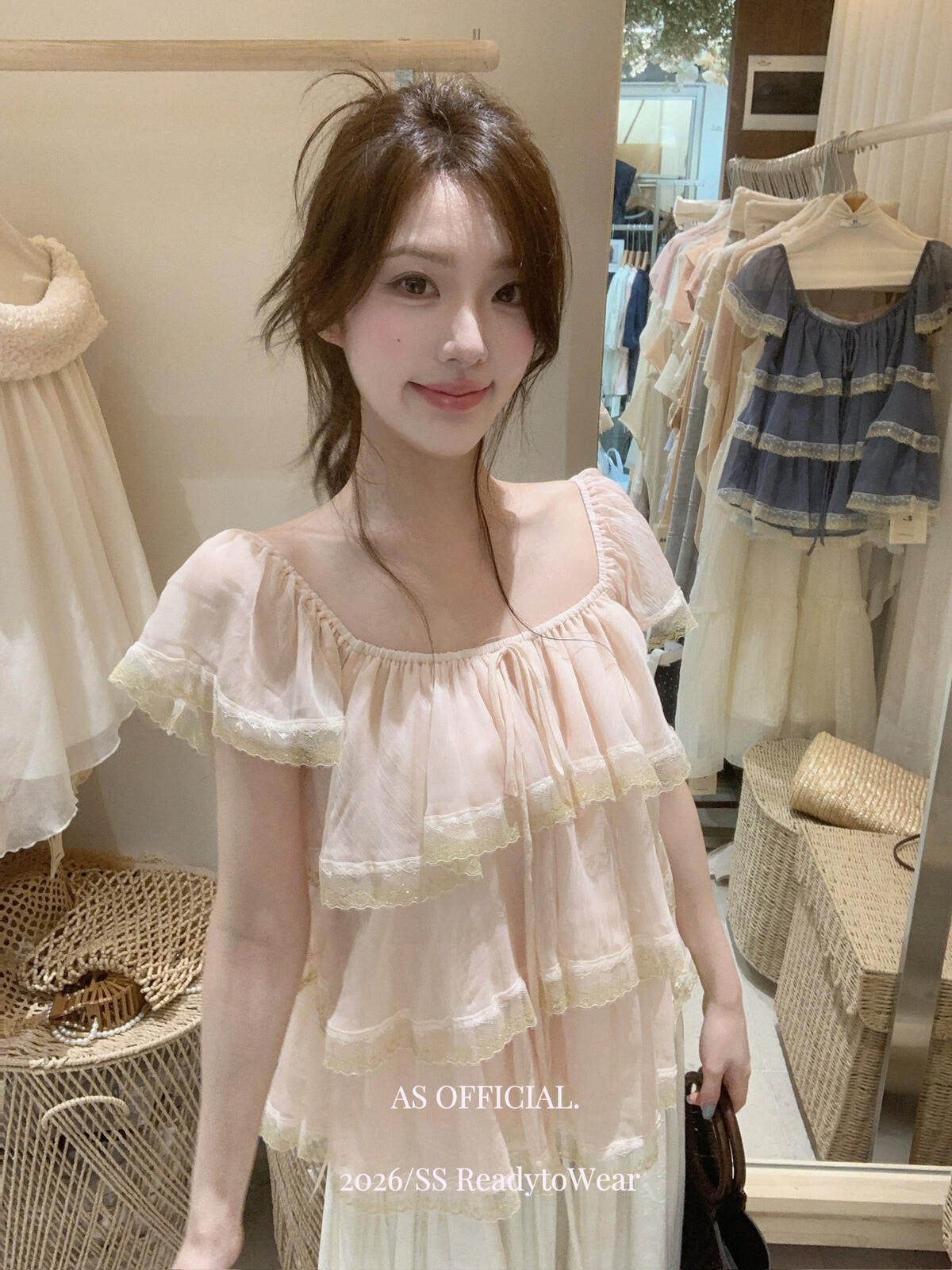 【L28239】法式甜美初戀感🌸氛圍感蕾絲拼接荷葉邊綁帶短袖上衣260526