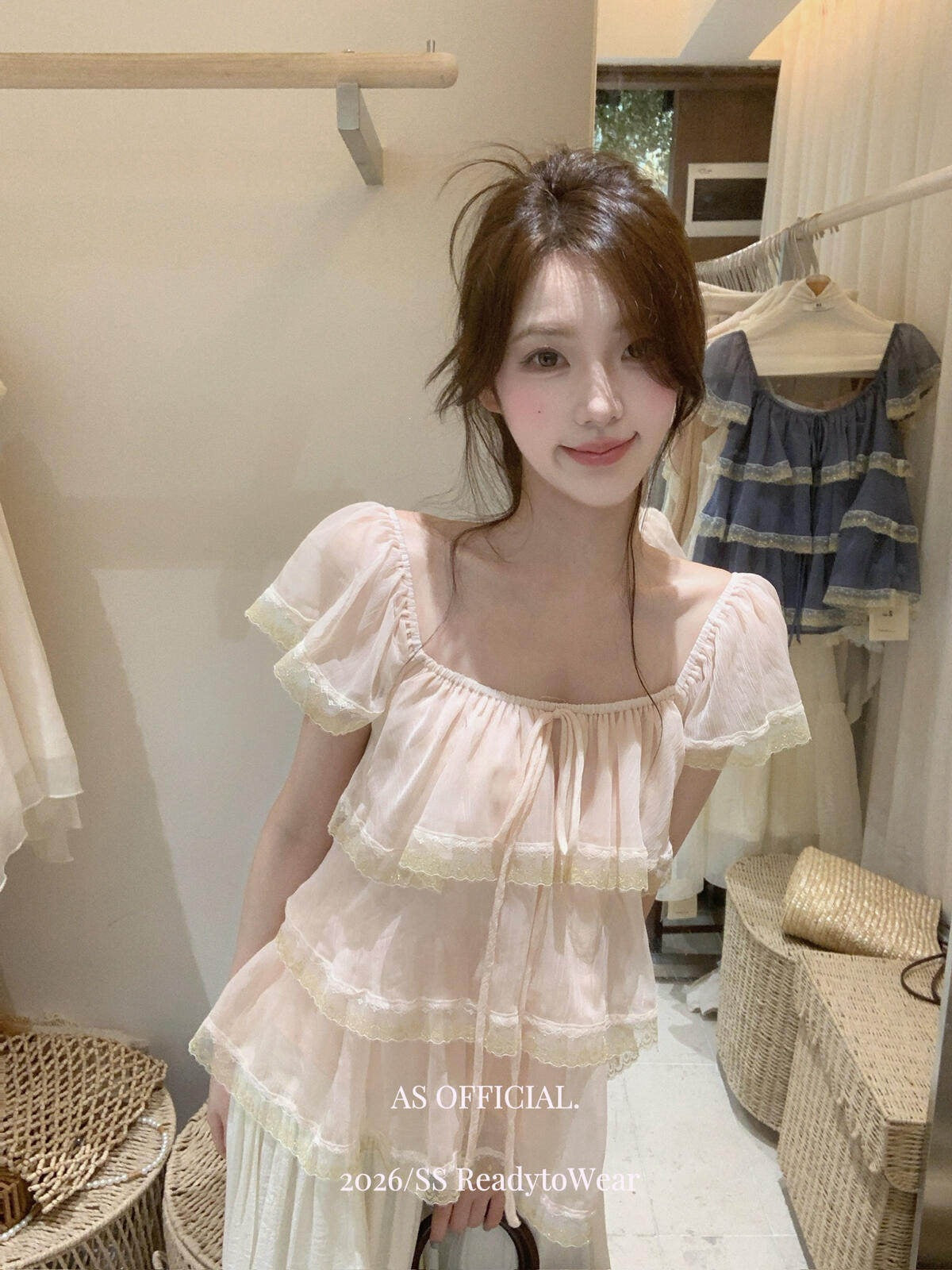 【L28239】法式甜美初戀感🌸氛圍感蕾絲拼接荷葉邊綁帶短袖上衣260526