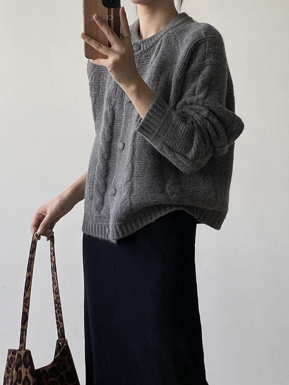 【YP2556】實拍微甜圓領包扣麻花針織外套251023