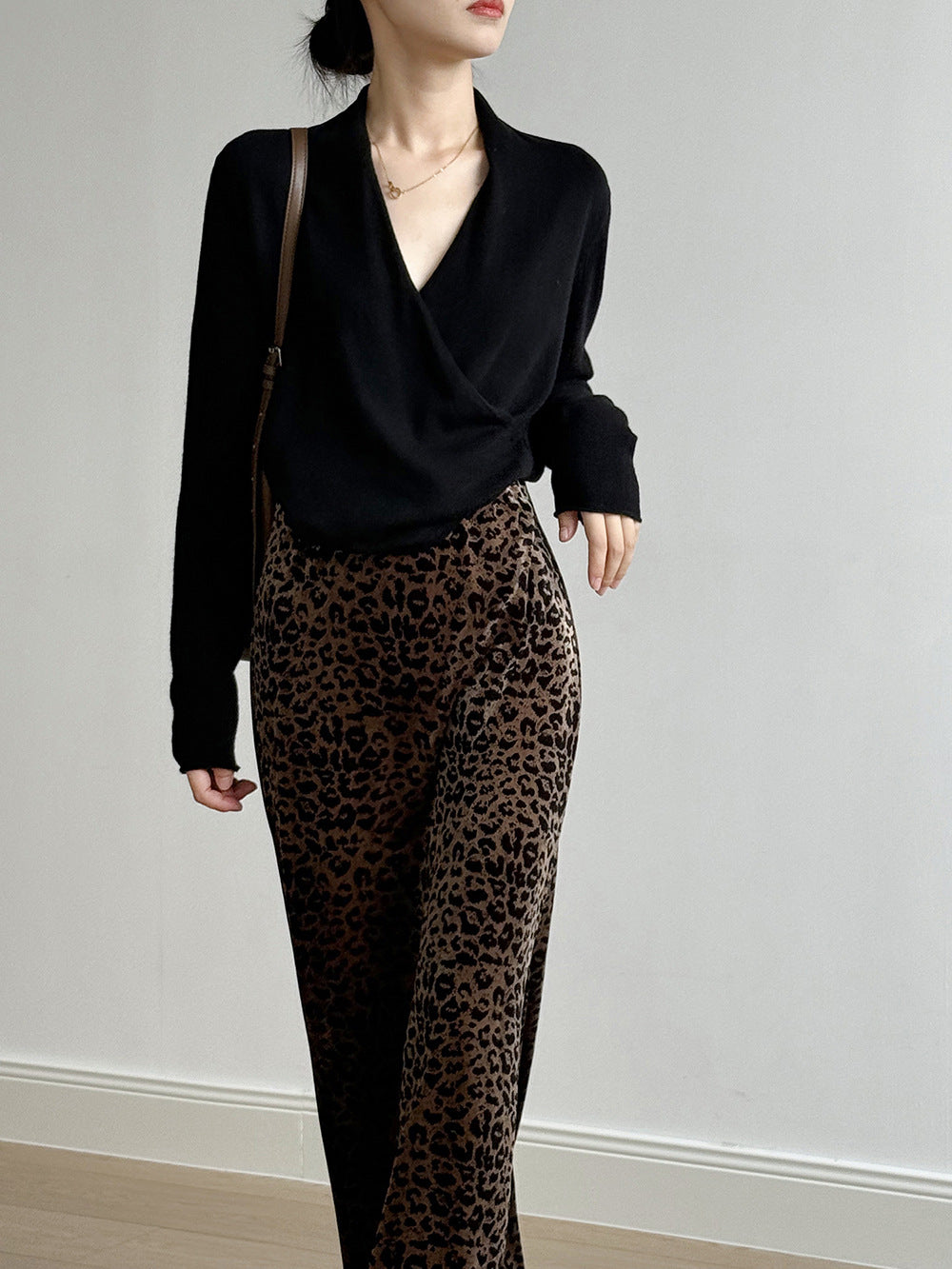 【Y218】實拍法式高級感交叉長袖針織衫(羊毛5%)251016