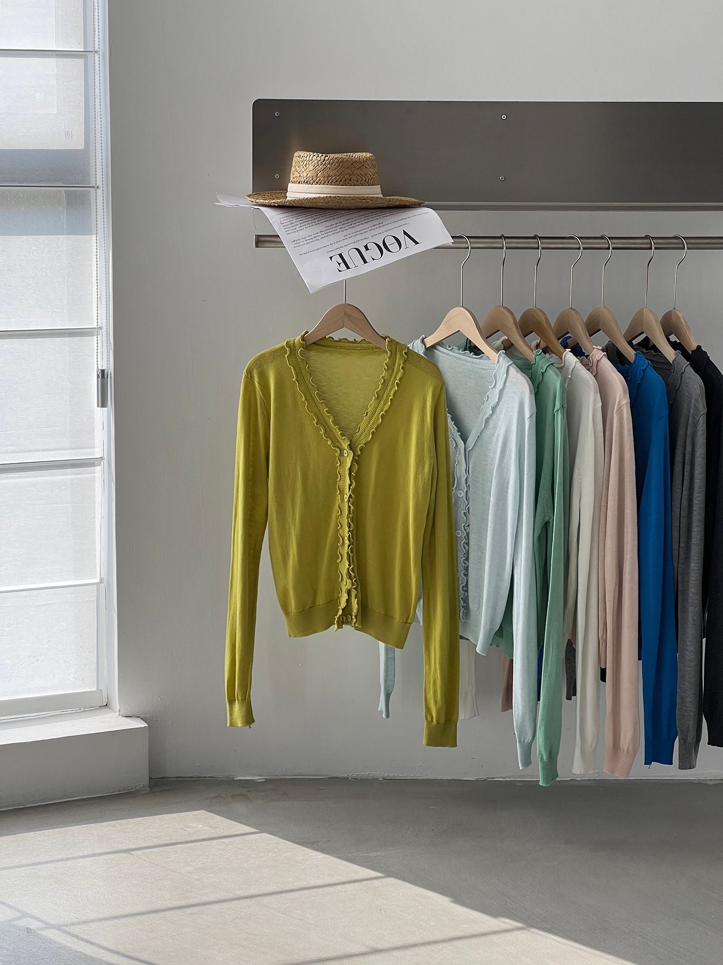 【cimz5643】韓系清新氧氣感🍃寬鬆顯瘦木耳邊V領花邊薄款針織上衣260319