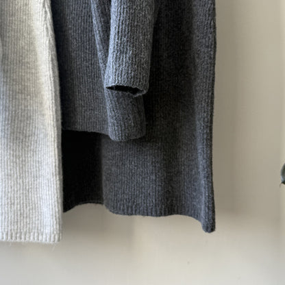 【YP680】 實拍深V慵懶毛衣＋針織長裙(含羊6%) 套裝251023