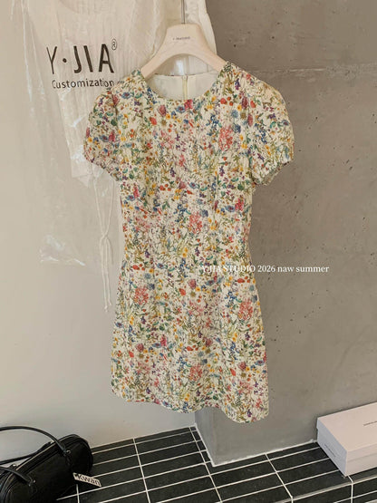 【L7038】Y.JIA法式浪漫度假風🌸復古碎花百搭收腰顯瘦圓領短版連身洋裝260602