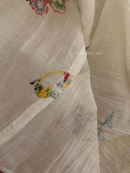 【L10607】仙氣氧氣感🍃溫柔刺繡肌理感V領防曬長袖襯衫260511