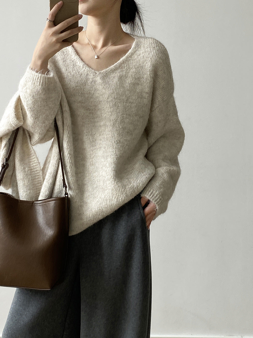 【Y25805】 實拍溫柔軟糯V領毛衣+針織披肩(含羊毛3％）251023