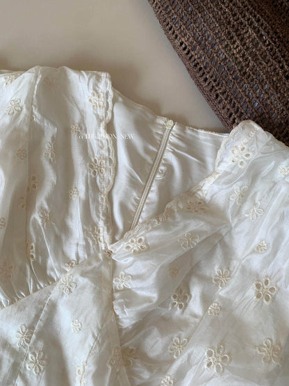 【L10551】時髦法式女伶✨氣質鏤空刺繡顯瘦收腰綁帶V領短袖襯衫260518
