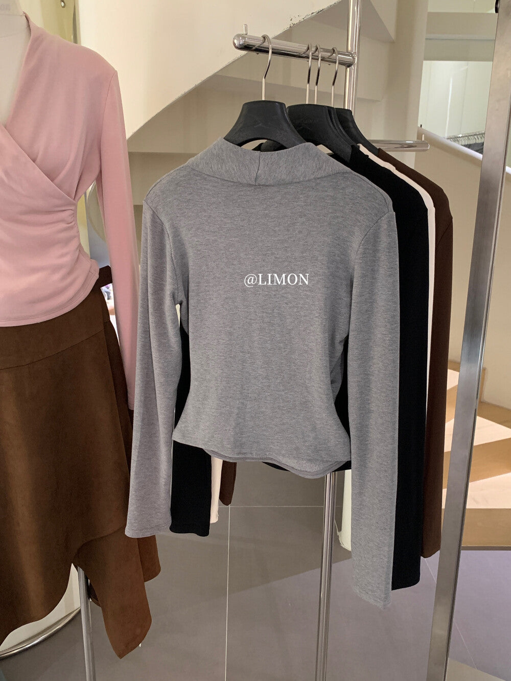 【L9312】檸檬法式簡約交叉羊絨薄绒V領長袖T恤251117