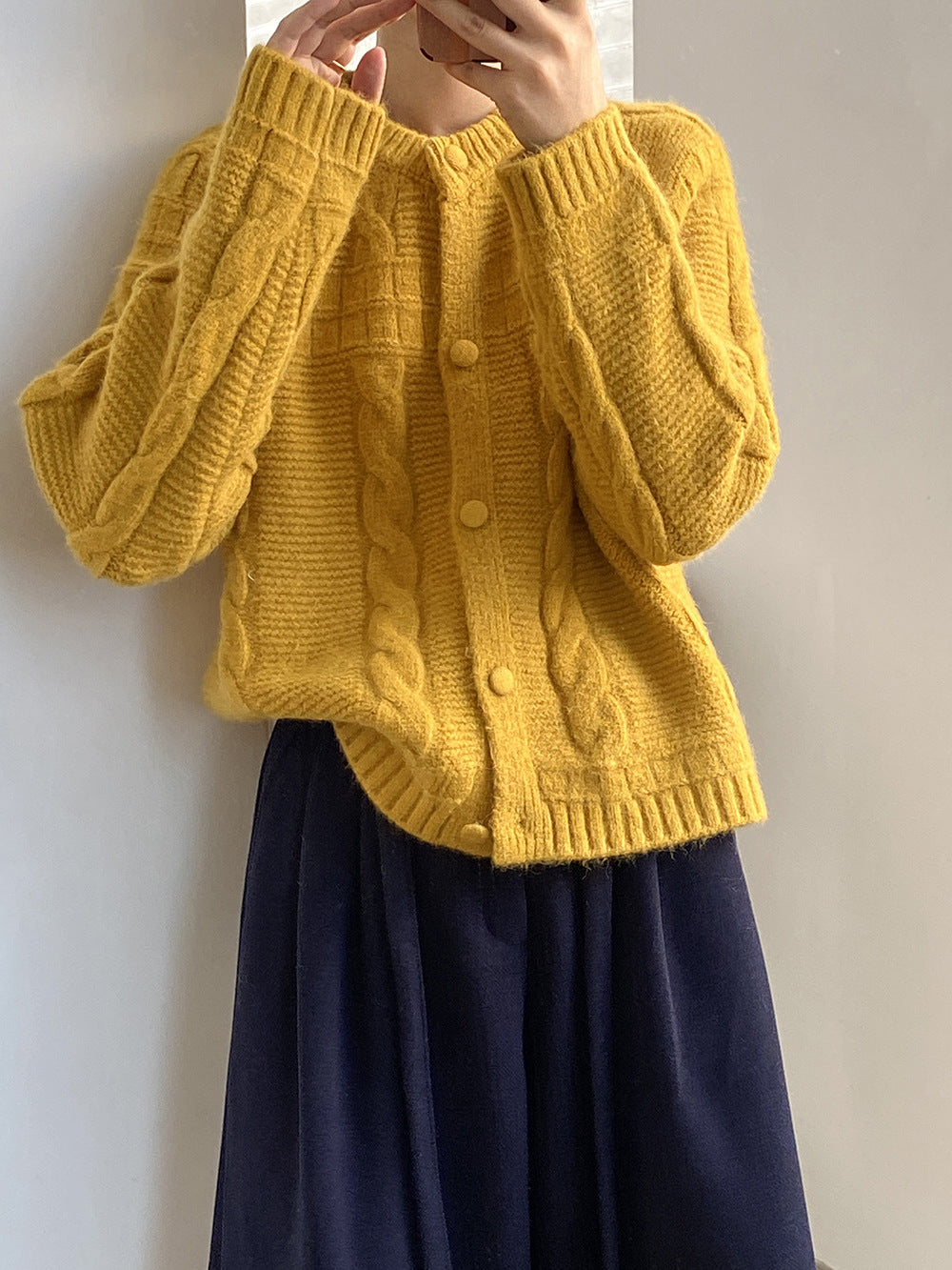 【YP2556】實拍微甜圓領包扣麻花針織外套251023