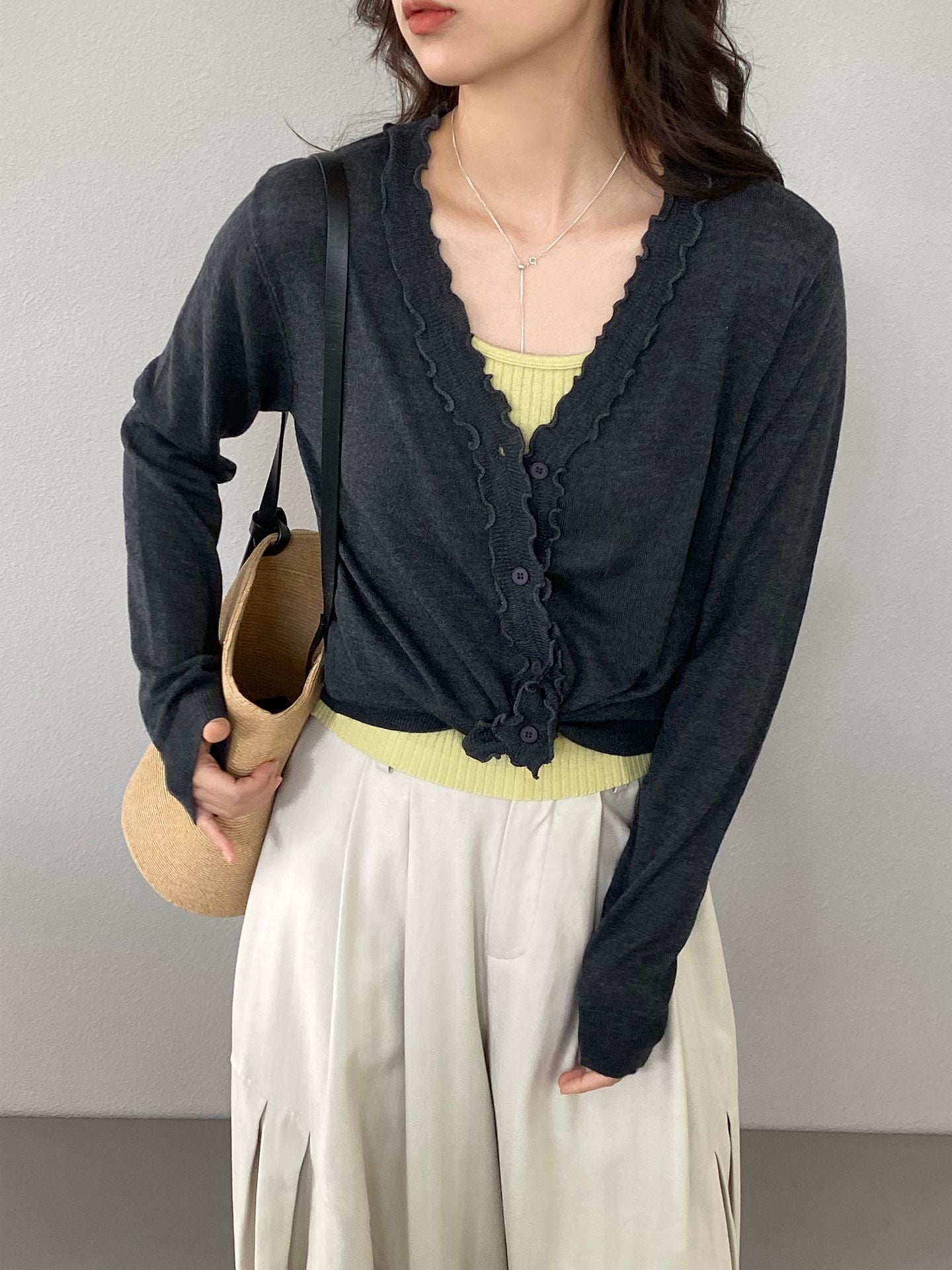 【cimz5643】韓系清新氧氣感🍃寬鬆顯瘦木耳邊V領花邊薄款針織上衣260319