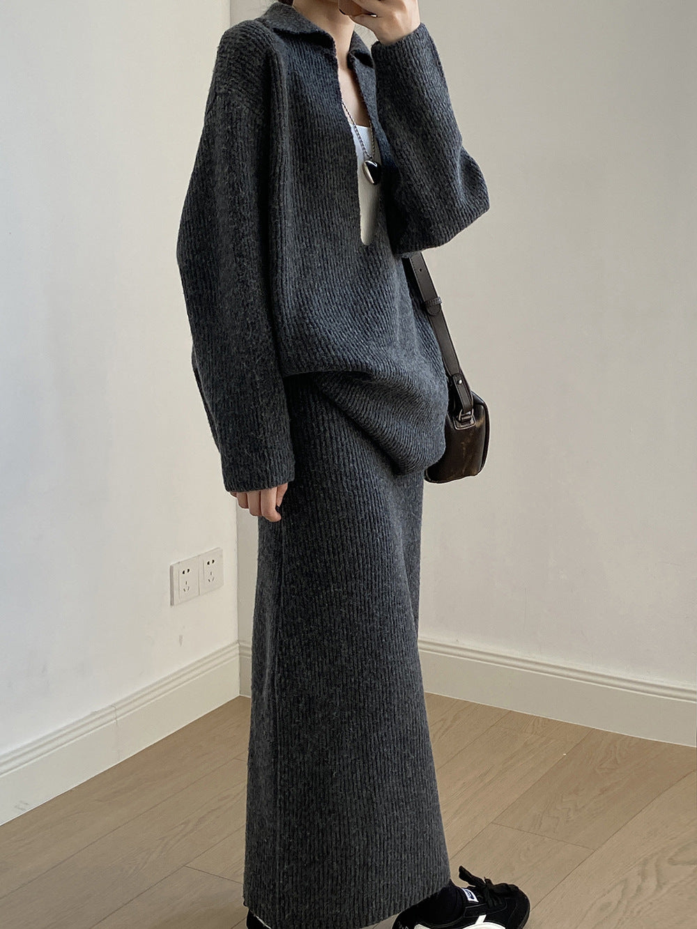 【YP680】 實拍深V慵懶毛衣＋針織長裙(含羊6%) 套裝251023