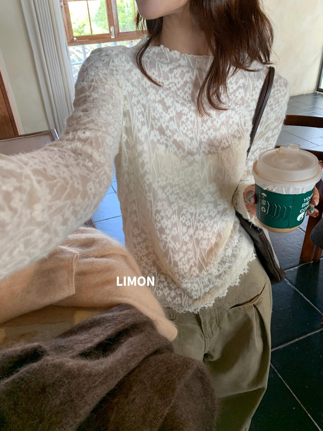【L11371】檸檬家精緻法式・軟糯鉤花圓領長袖蕾絲上衣260916