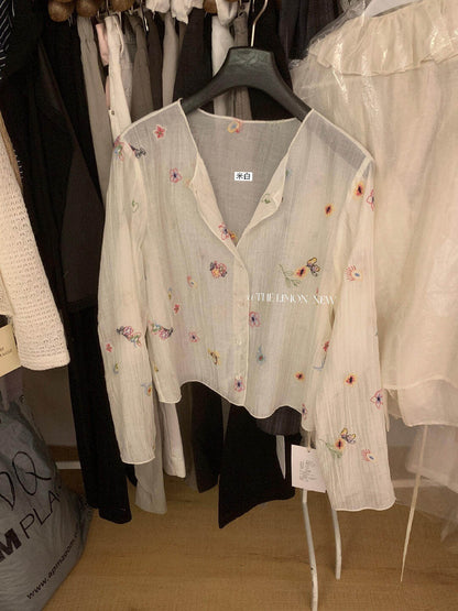 【L10607】仙氣氧氣感🍃溫柔刺繡肌理感V領防曬長袖襯衫260511