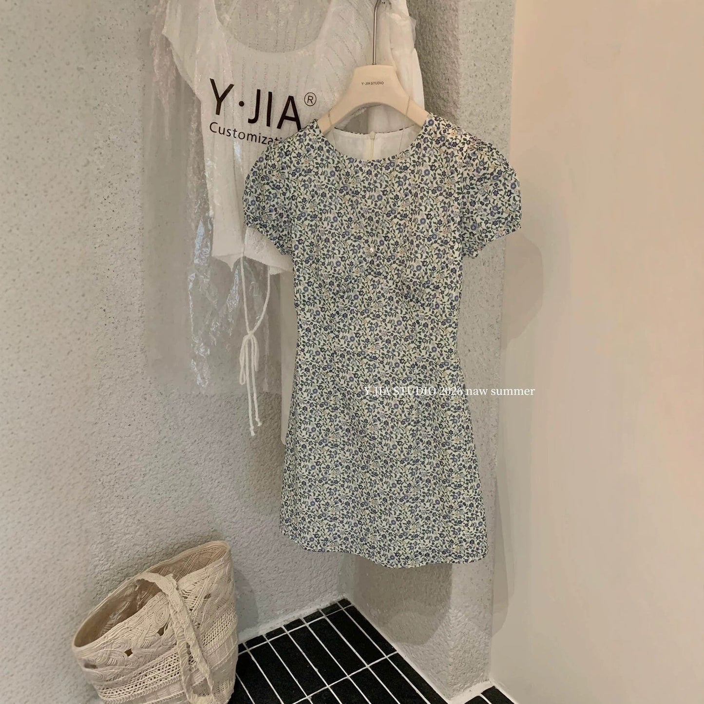 【L7038】Y.JIA法式浪漫度假風🌸復古碎花百搭收腰顯瘦圓領短版連身洋裝260602
