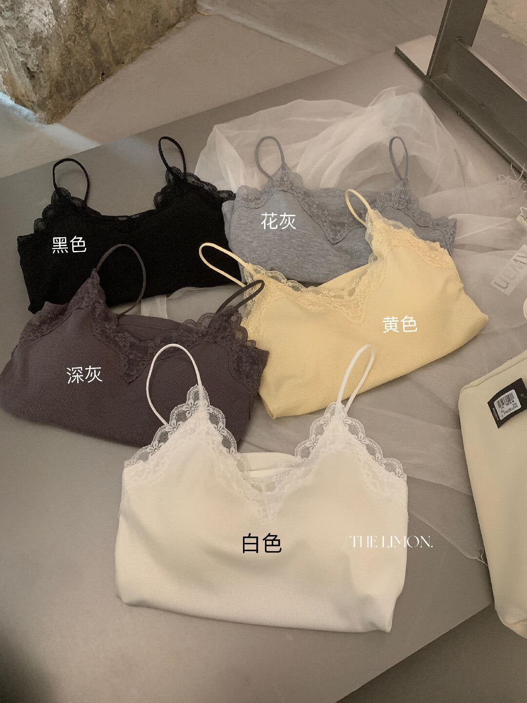 【LTM1932】檸檬家法式純慾・蕾絲修身細肩帶內搭背心 (附胸墊)260916