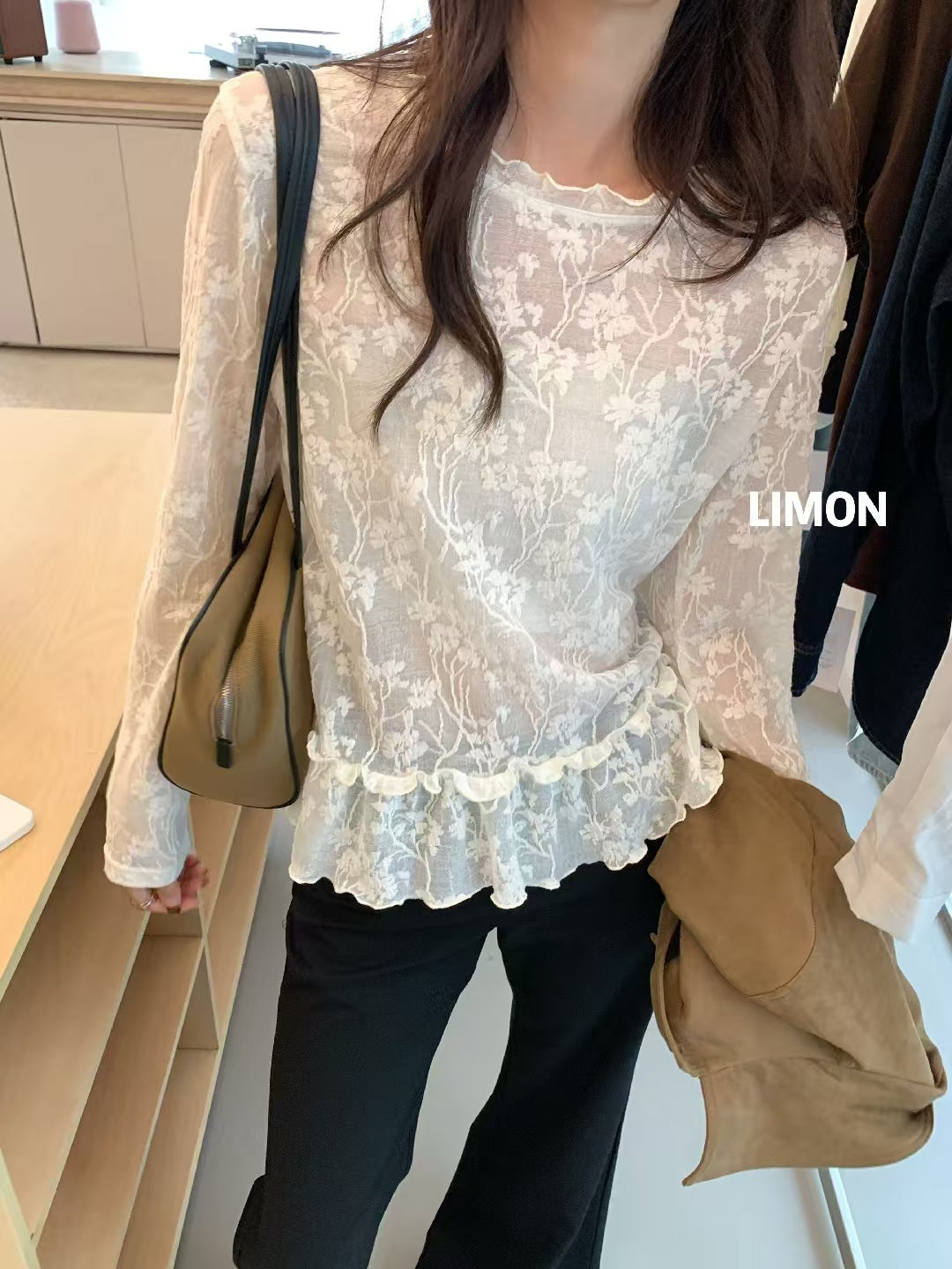 【L11206】檸檬家精緻微透・重工網紗蕾絲內搭上衣260909