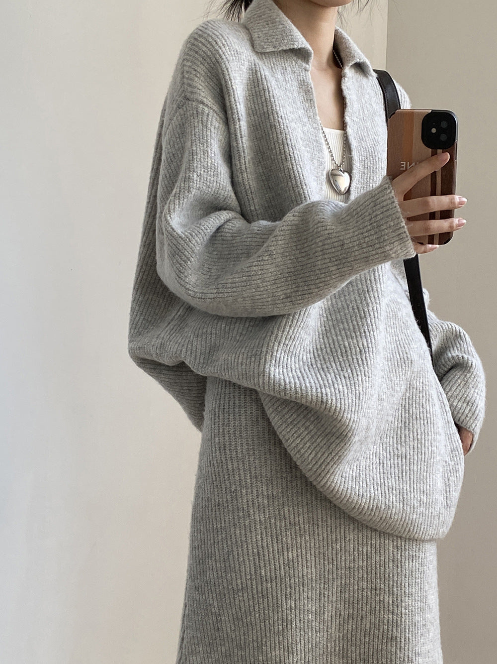 【YP680】 實拍深V慵懶毛衣＋針織長裙(含羊6%) 套裝251023