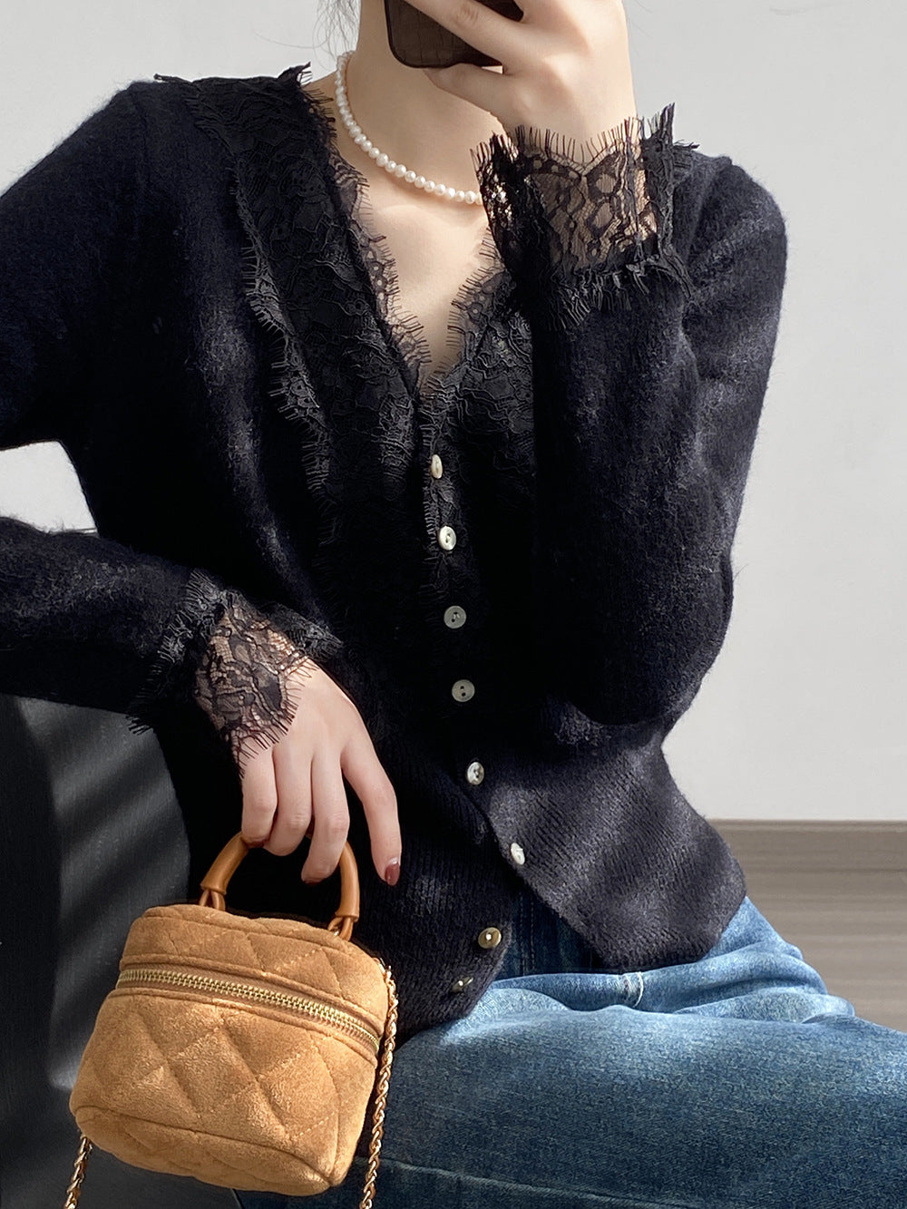 【YF12104】實拍韓國氣質蕾絲V領開衫毛衣(北極絨）231208