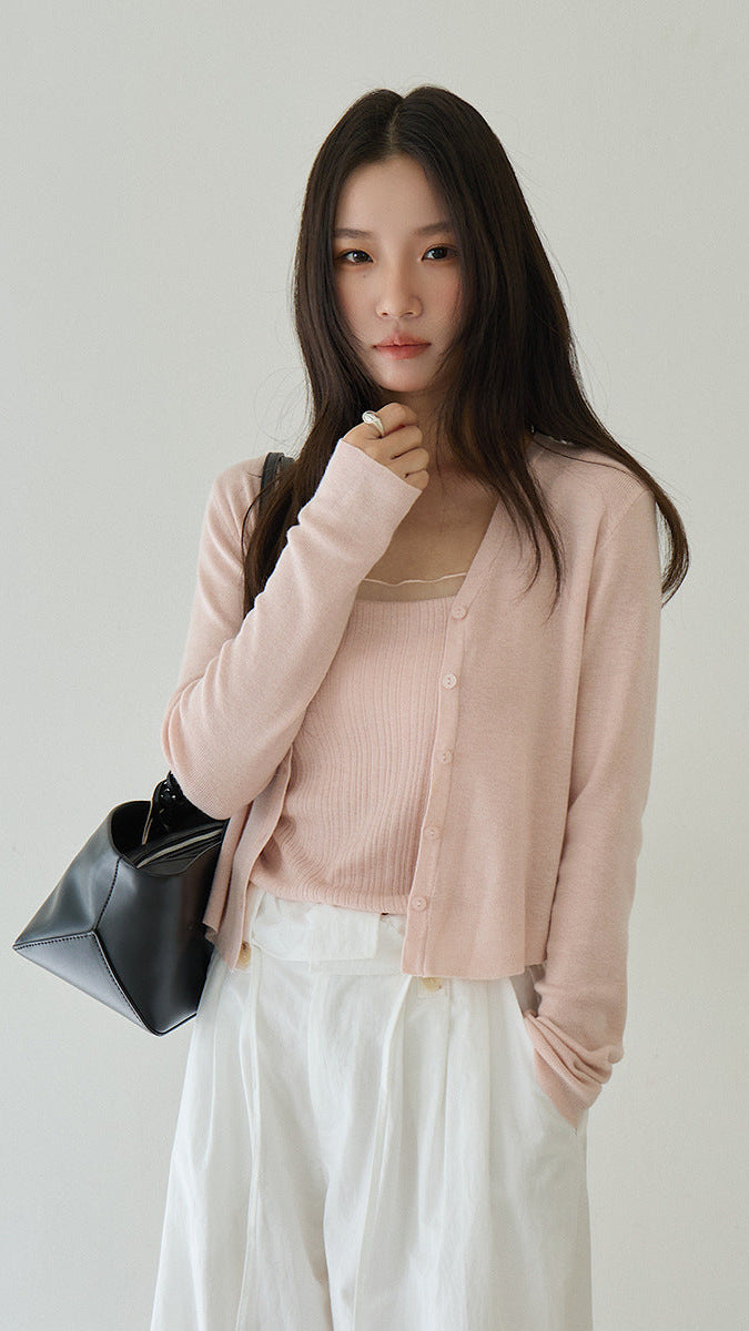 實拍仙氣顯瘦！輕薄透氣短版針織罩衫+小背心（含胸墊）套裝