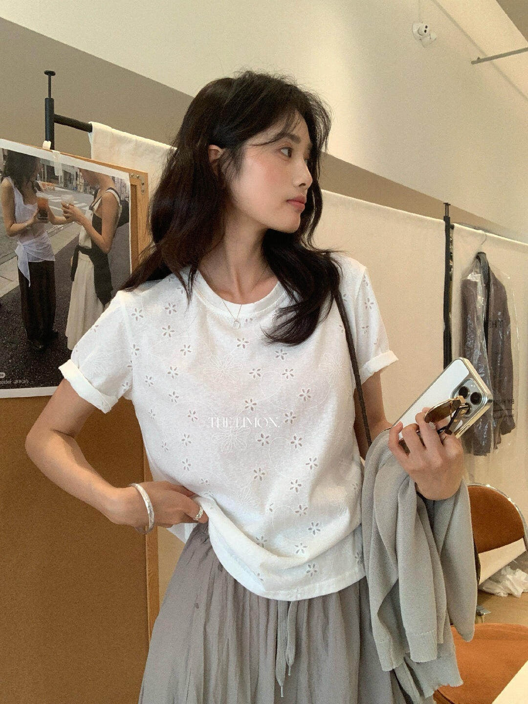 【L10650】韓系簡約日常☁️質感提花刺繡百搭寬鬆顯瘦圓領短袖T恤

260518