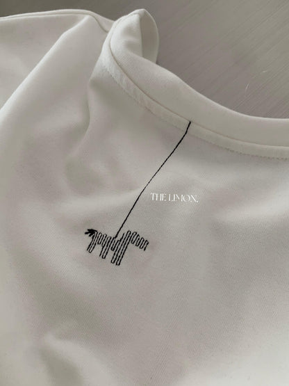 【L11059】檸檬早秋韓系簡約後背虛線小馬刺繡寬圓領寬鬆短袖T恤260728