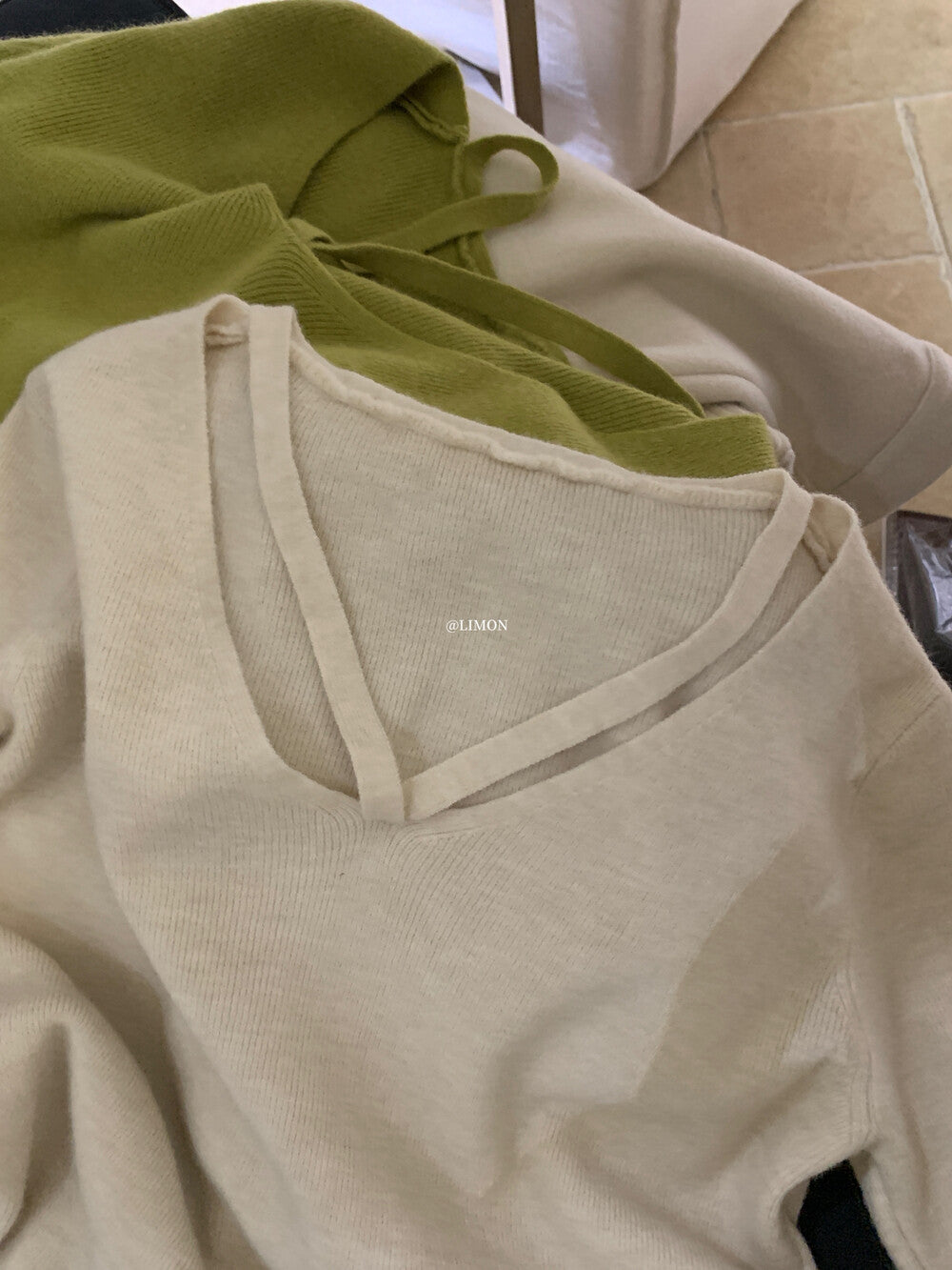 【L8368】實拍檸檬簡約羊毛羊絨喇叭袖長袖針織衫251117