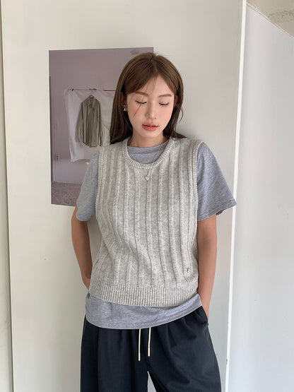 【LD2740】實拍高質感簡約坑條針織背心（羊毛33%)
250908