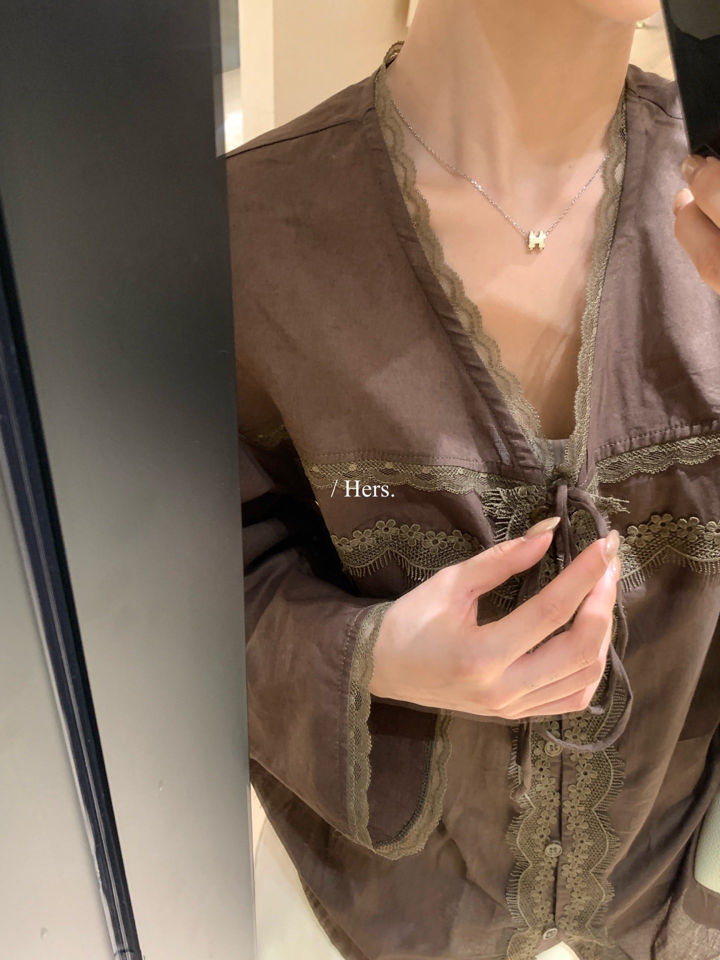 【L80322】Hers法式溫柔度假風🌸百搭顯瘦綁帶V領長袖襯衫260323