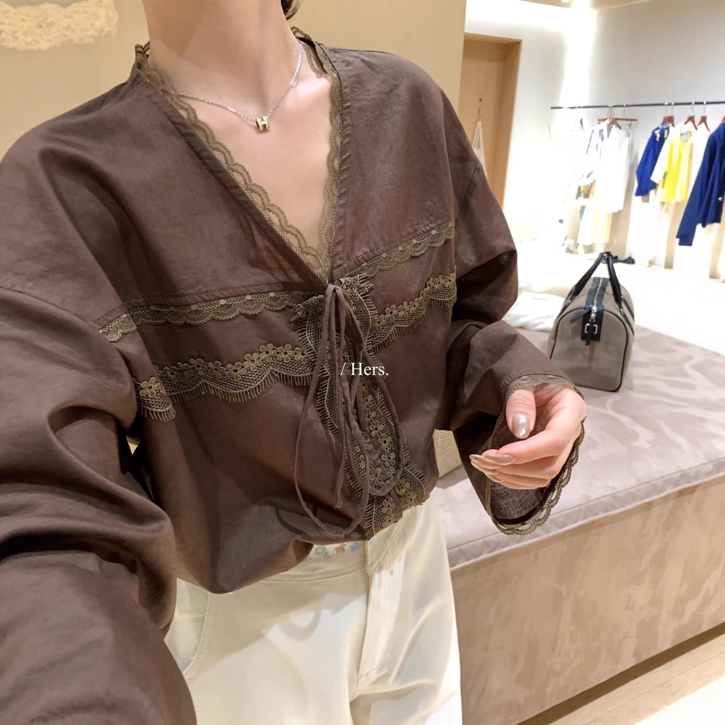 【L80322】Hers法式溫柔度假風🌸百搭顯瘦綁帶V領長袖襯衫260323