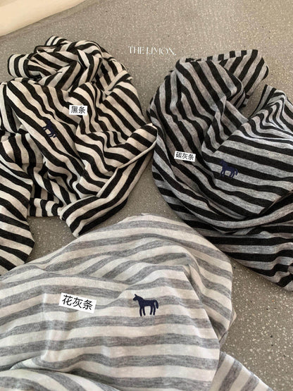 【L10695】韓系復古學院風🐎百搭親膚條紋小馬刺繡圓領短袖T恤260526