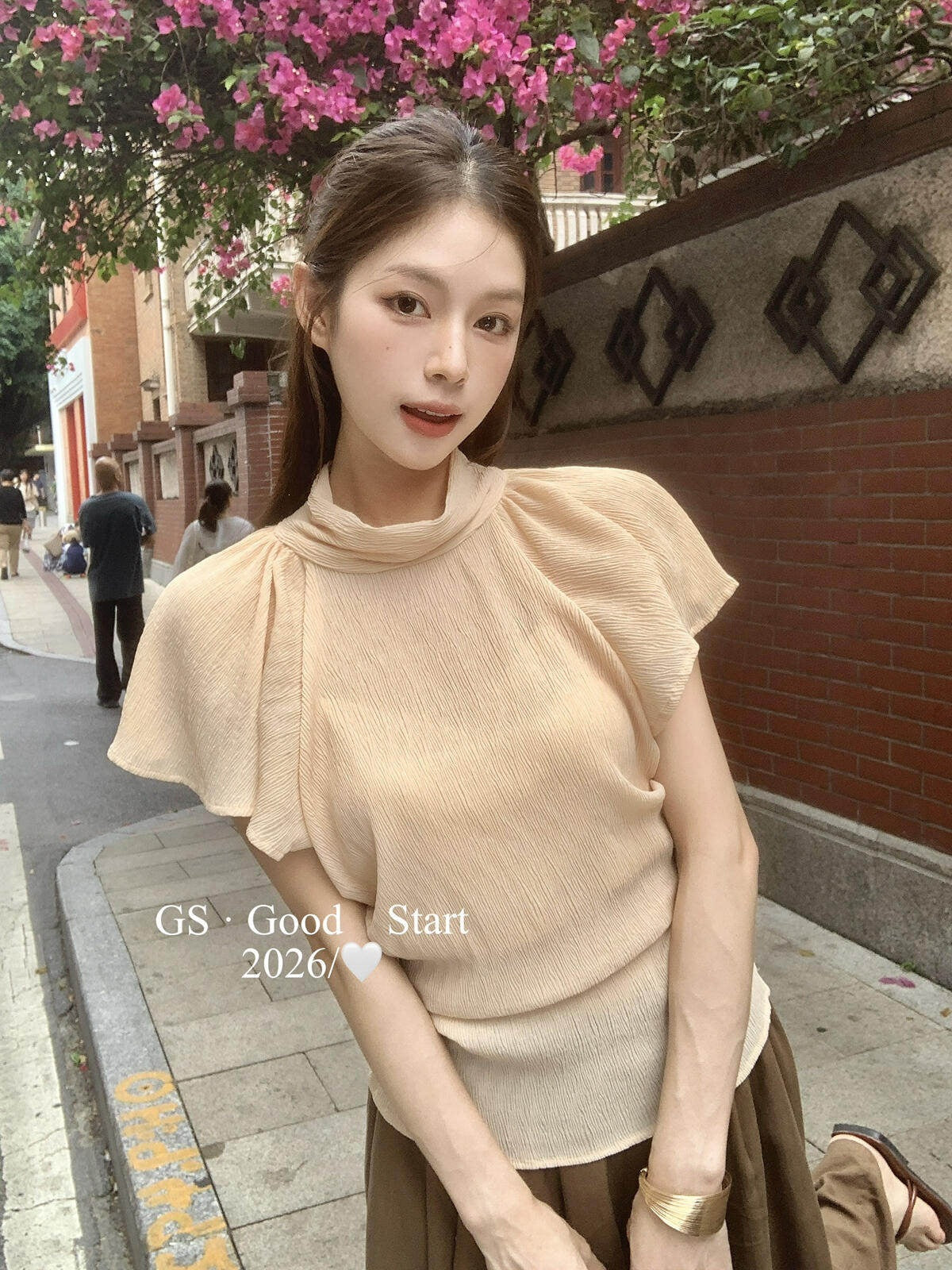 【L123W】法式溫柔氣質🌸設計感飛飛袖收腰立領短袖上衣260518