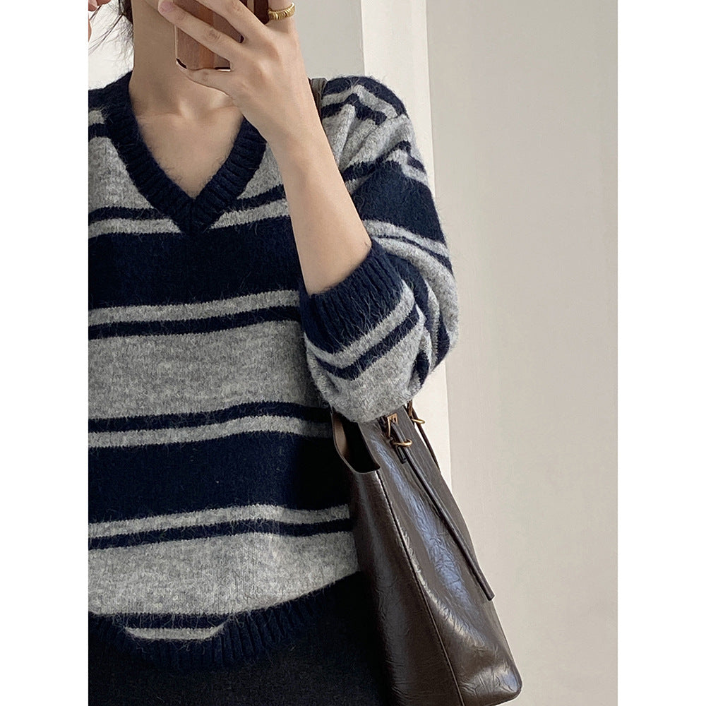 【Y25109】 實拍慵懶條紋V領毛衣＋圍巾(含羊毛3%) 251023