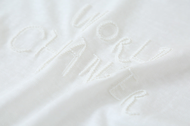【LD11259】休閒百搭款！韓系個性刺繡字母花邊/荷葉袖寬鬆短袖上衣260512