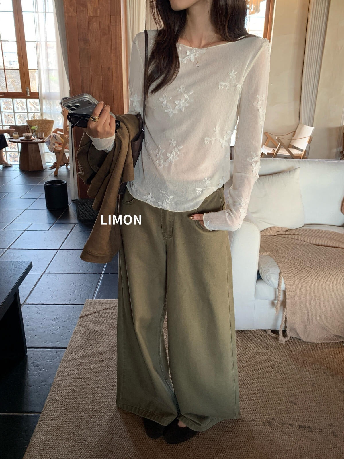 【LTM1800】檸檬早秋韓系高質感立體花朵刺繡網紗圓領長袖上衣260728